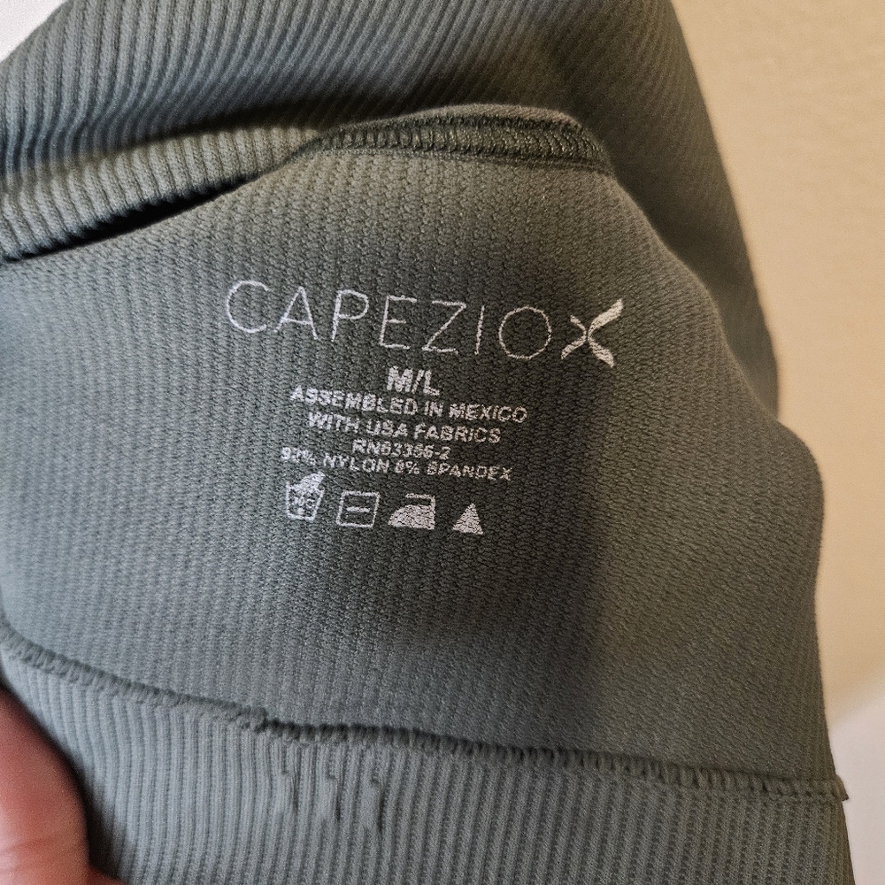 CAPEZIO Safari Green Seamless Ribbed Bra Top Medium/Large Dance Activewear NWT - Picture 5 of 8